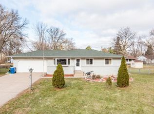 1476 Long Lake Ct, New Brighton, MN 55112