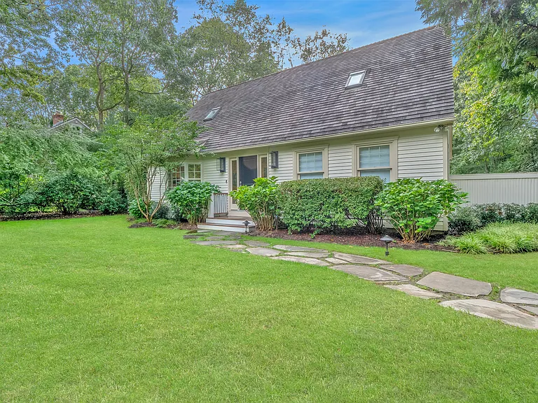 97 Wainscott Northwest Rd — Photo 31