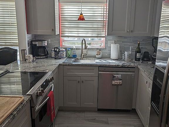 2nd image of 305 SE 11th Ave APT B