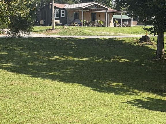 3rd image of 6219 Oak Hill Rd