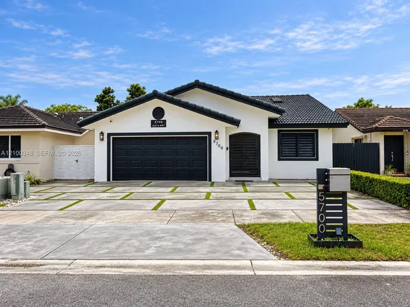 5700 SW 148th Pl, Miami, FL 33193