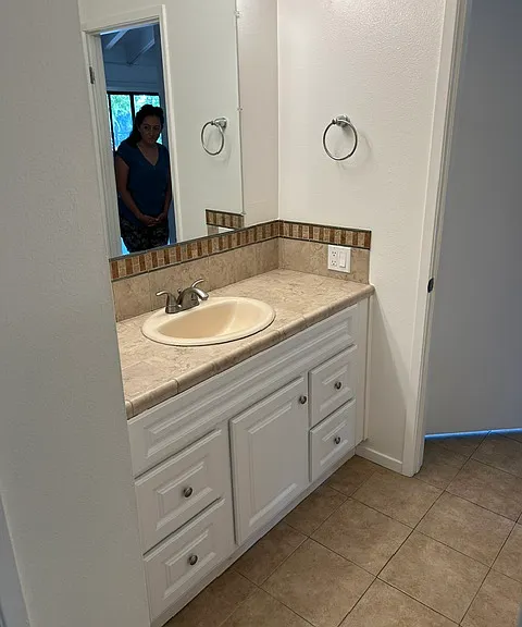 702 Woodside Ln #10 — Photo 11