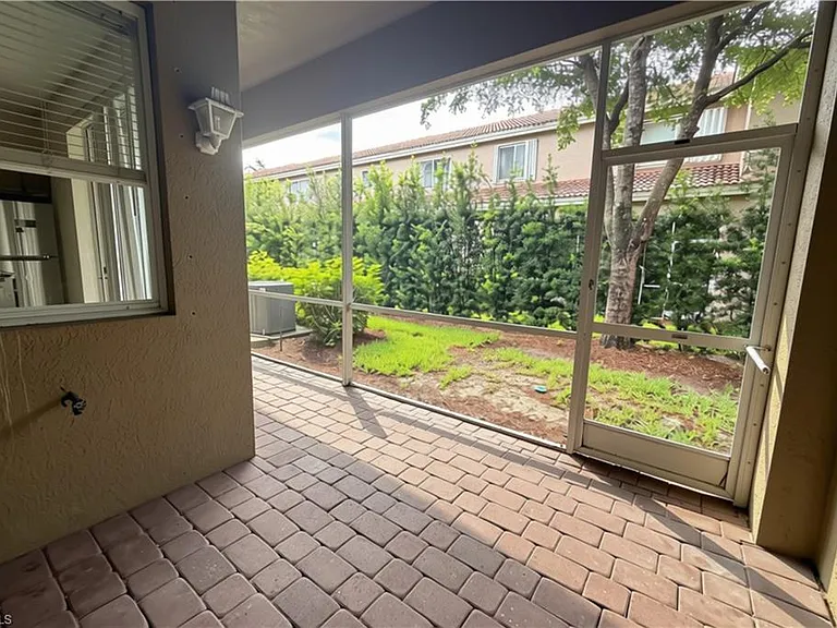 17533 Laurel Grove Ct — Photo 10