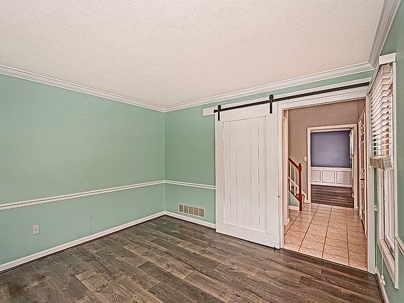 4th image of 170 Village Dr