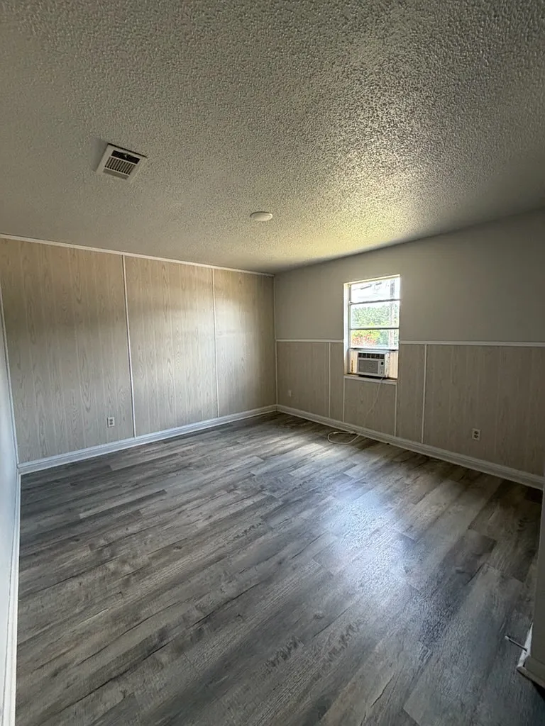 216 Horton Drive - B — Photo 3