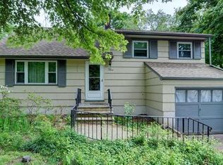 5 Overbrook Rd, Piscataway, NJ 08854