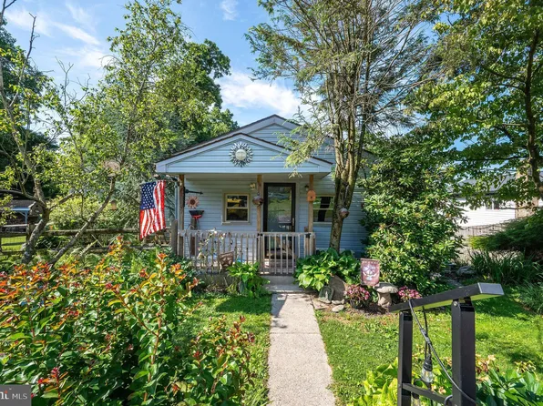 27 Alsace Ave, Temple, PA 19560