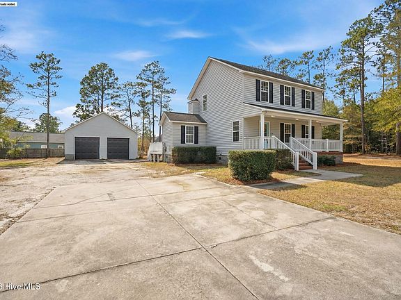 3rd image of 216 Foxcroft Road