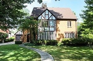 1st image of 907 Park Dr