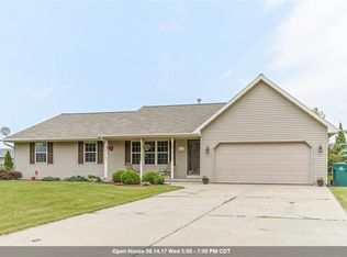 2418 Warbler Dr, Green Bay, WI 54303
