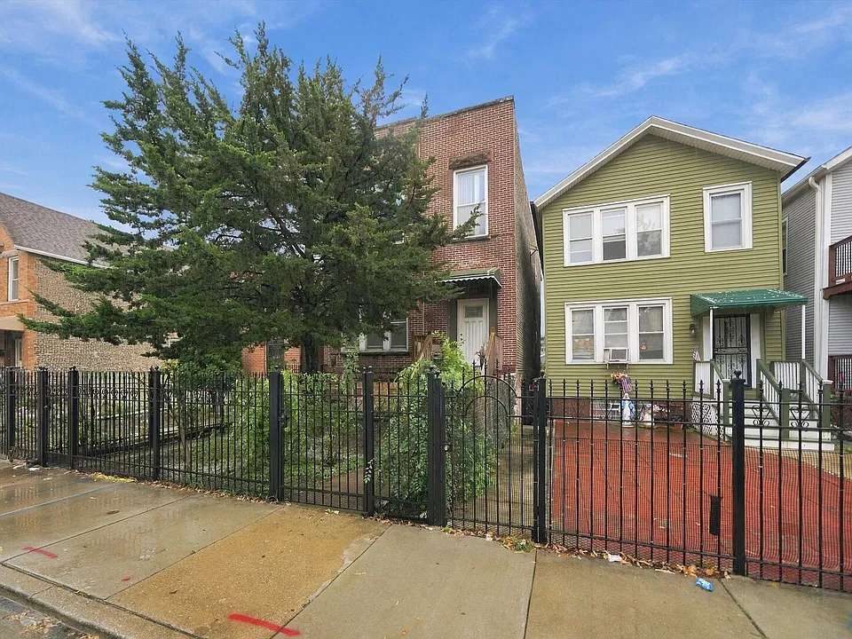 2443 W Arthington St #BASEMENT