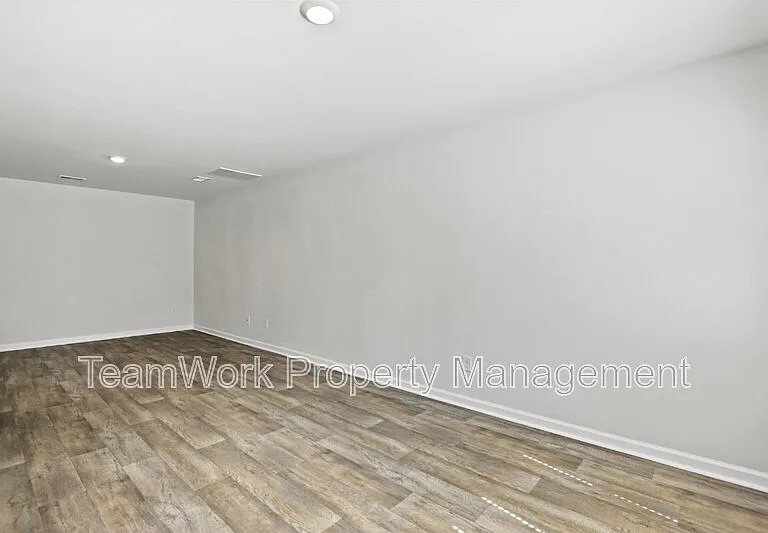 163 Rosefield Ct — Photo 9