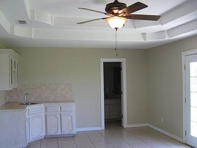 5th image of 3204 Rosalinda St