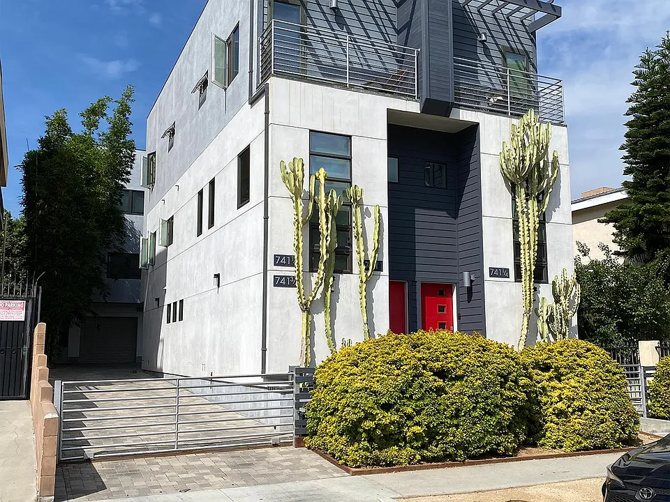 741 3/4 Wilcox Ave