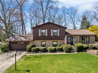 4622 Commodore Dr, Stow, OH 44224