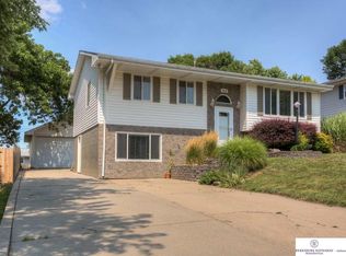 7610 Newport Ave, Omaha, NE 68122