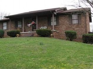 303 Cloverleaf Ct, Mt Carmel, TN 37645