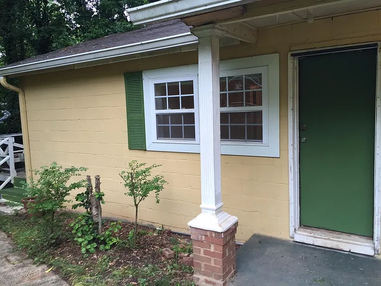 709 Ford Pl — Photo 2