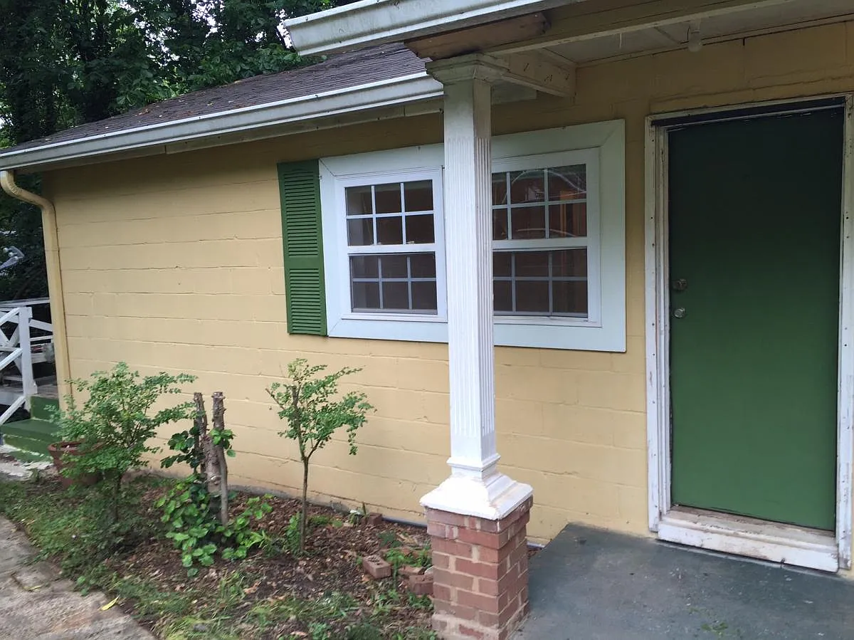 Building Photo - 709 Ford Pl