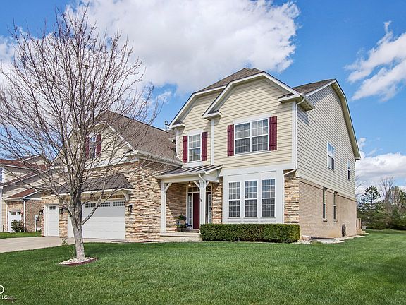 2nd image of 9415 Woodslake Dr