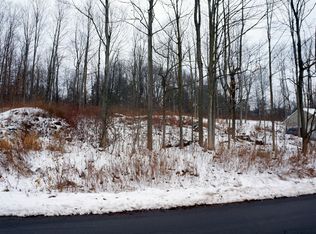 25 Kinderwood Dr, Marcellus, NY 13108
