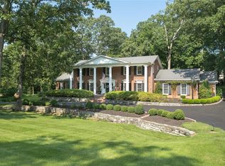 37 Portland Dr, Saint Louis, MO 63131