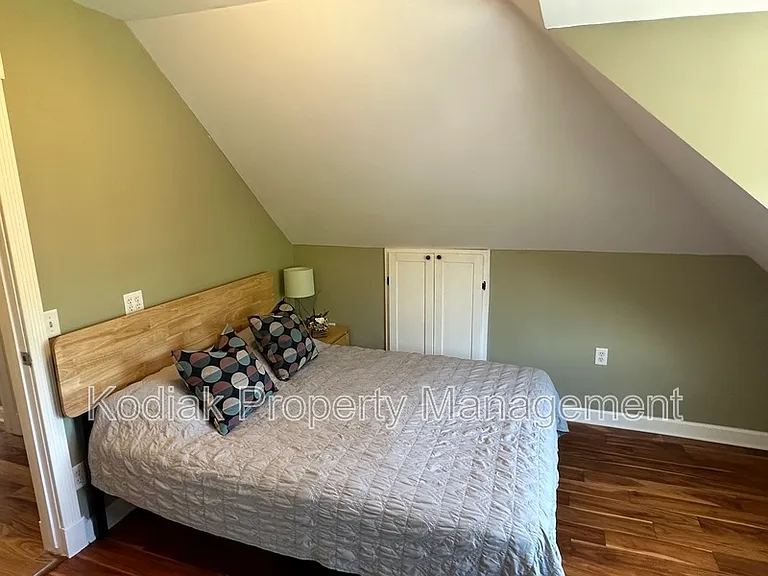 467 E 5th Ave — Photo 15