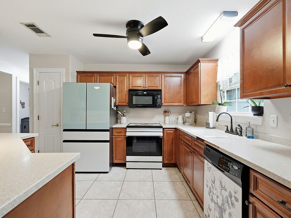 1st image of 96 Primrose Ave E