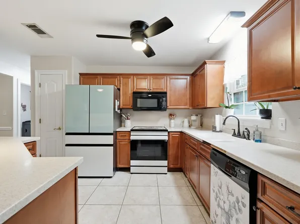 96 Primrose Ave E, Defuniak Springs, FL 32433