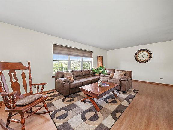4th image of 16208 Bormet Dr