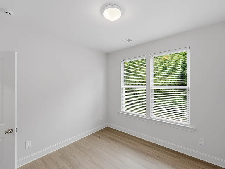 645 Brookwood St #A — Photo 15