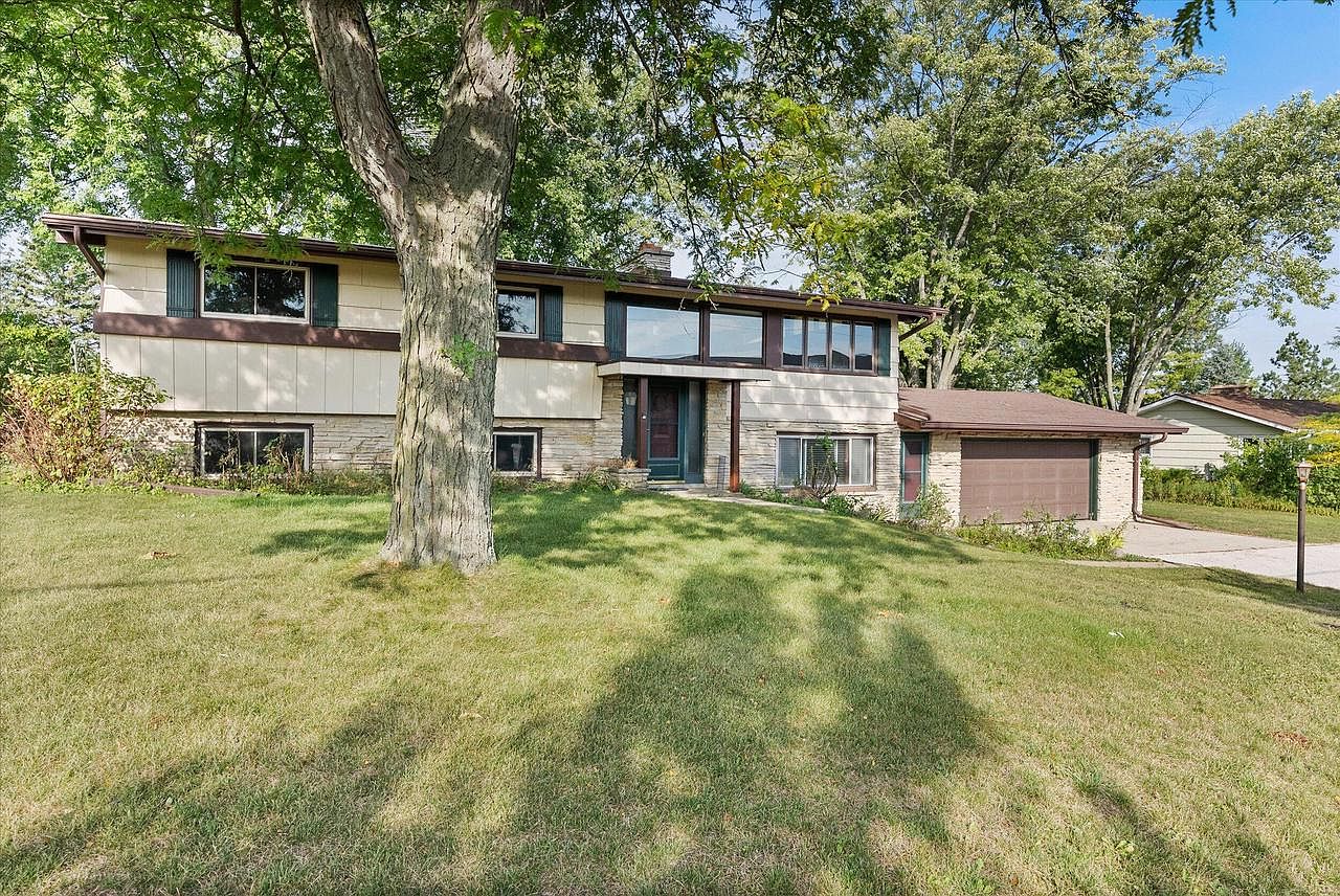 255 Hilldale DRIVE, Hartford, WI 53027 Zillow