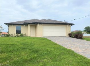 1330 NE 6th Place Cpe, Coral, FL 33909