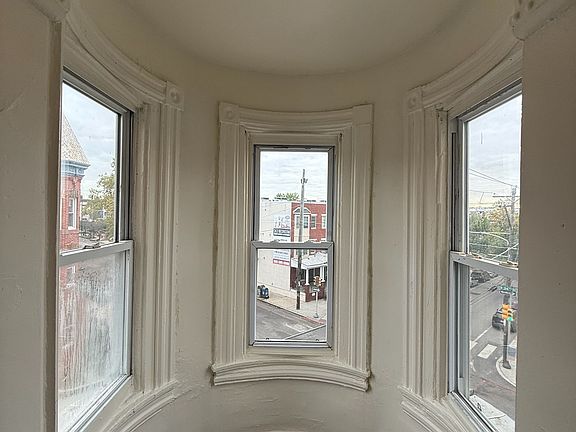 4th image of 3400 Spring Garden St #3F
