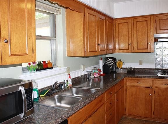 4th image of 1406 Alpine Dr