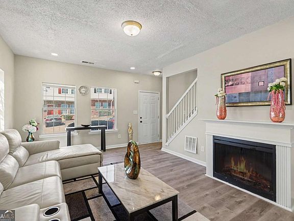 4th image of 3604 Ginnis Rd SW Unit 6