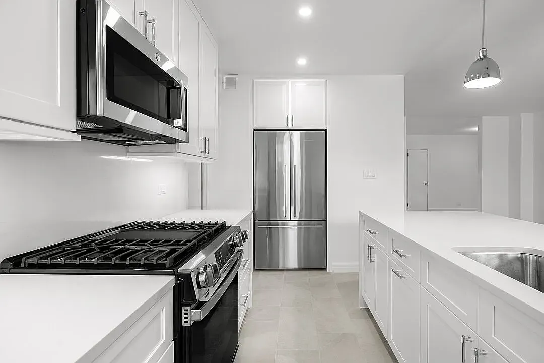 215 East 68th Street — Photo 4