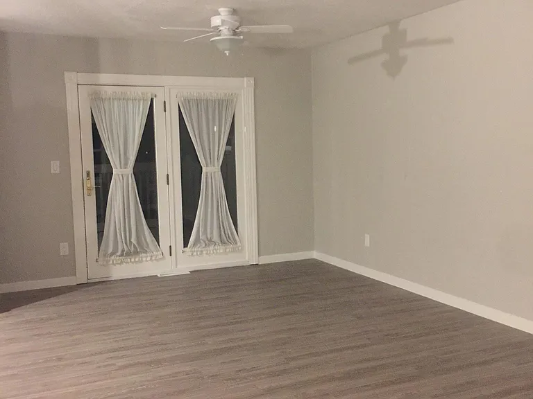 1210 Mount Loretta Ave — Photo 10