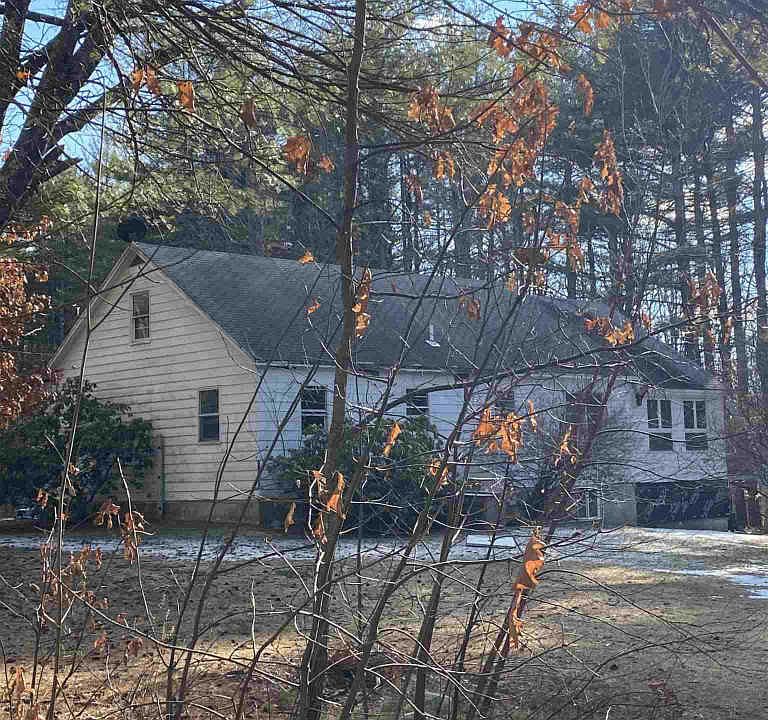 2nd image of 33 Sam Plummer Rd