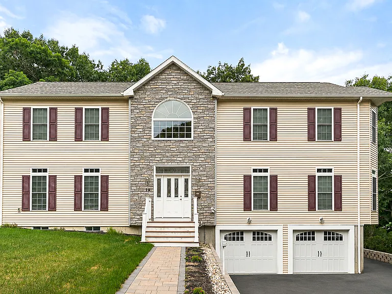 18 Grant Rd — Photo 42