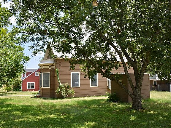 2nd image of 1211 Hutchings St