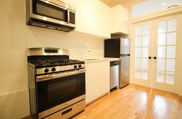 Rented by Bold New York | media 19