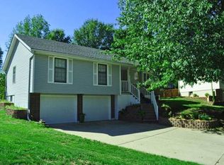 1104 SW Liggett Ct, Blue Springs, MO 64015