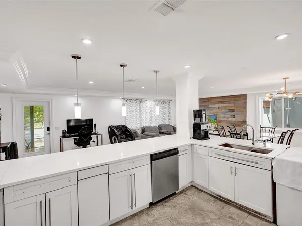 2131 NW 4th Street, Pompano Beach, FL 33069