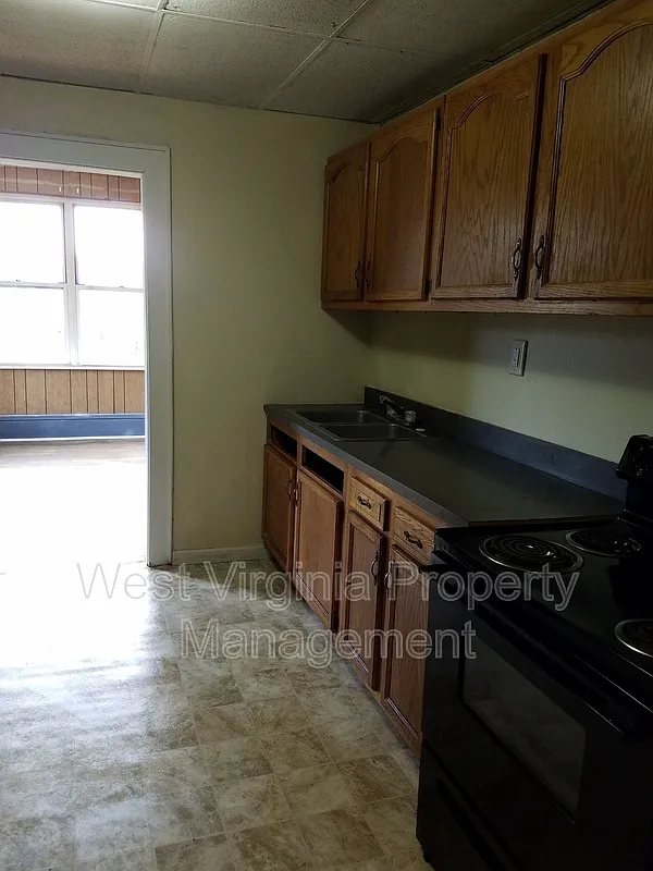 1 bed, 1.0 bath, $725 — Photo 3