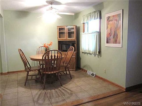 5th image of 136 Westgate Blvd