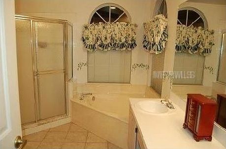 4th image of 2727 Jaffery Dr