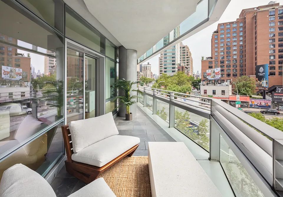 1st image of 1 York St APT 3E
