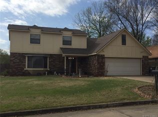 121 Foltz Ln, Muskogee, OK 74403