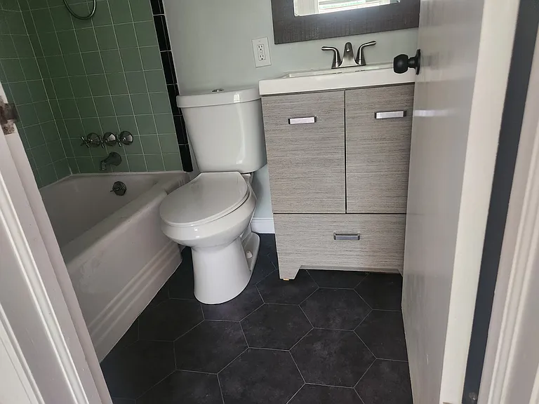 417 N Cedar St #4 — Photo 7